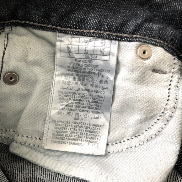 Guess Low Rise Jean Shorts - Size 24 - Picture 5 of 5